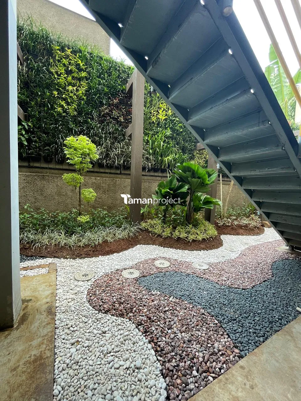 vertical garden the home srengseng